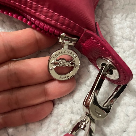 authentic medium Longchamp bag. pre-owned still good condition. - Picture 2 of 6